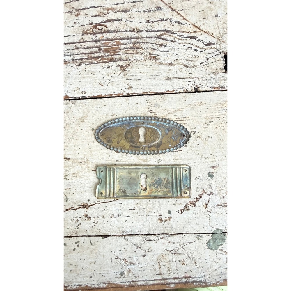 Vintage Brass Keyhole Escutcheon Plates Art Deco Beaded Border Set 2 - Picture 3 of 6